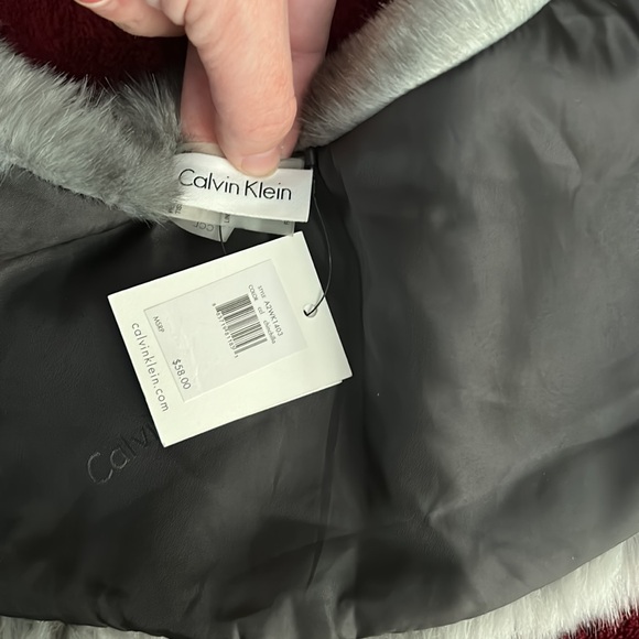 Calvin Klein Scarf Set - Picture 3 of 7